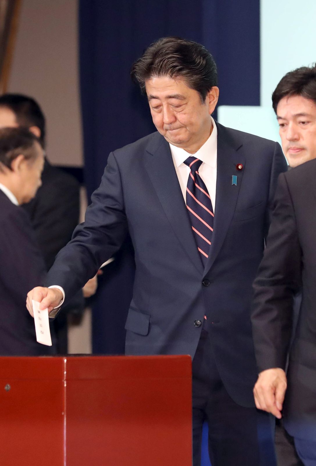 Abe Wins Big in LDP Leadership Election, to Lead Japan for 3